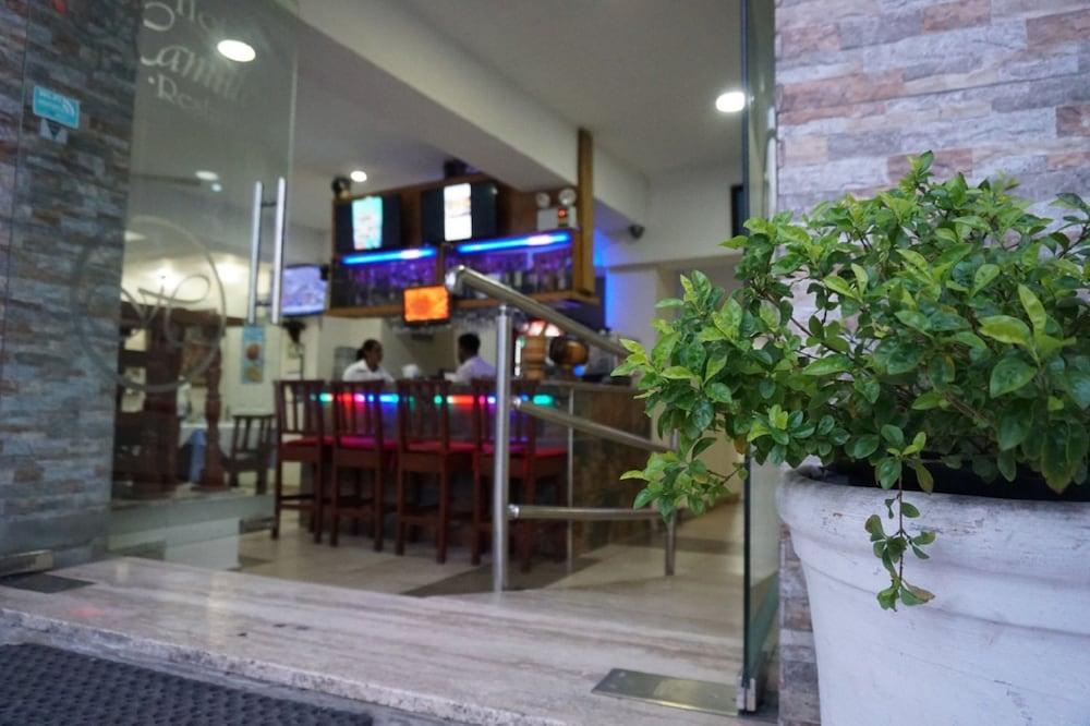 Hotel Restaurant Hamilton Boca Chica Exteriör bild