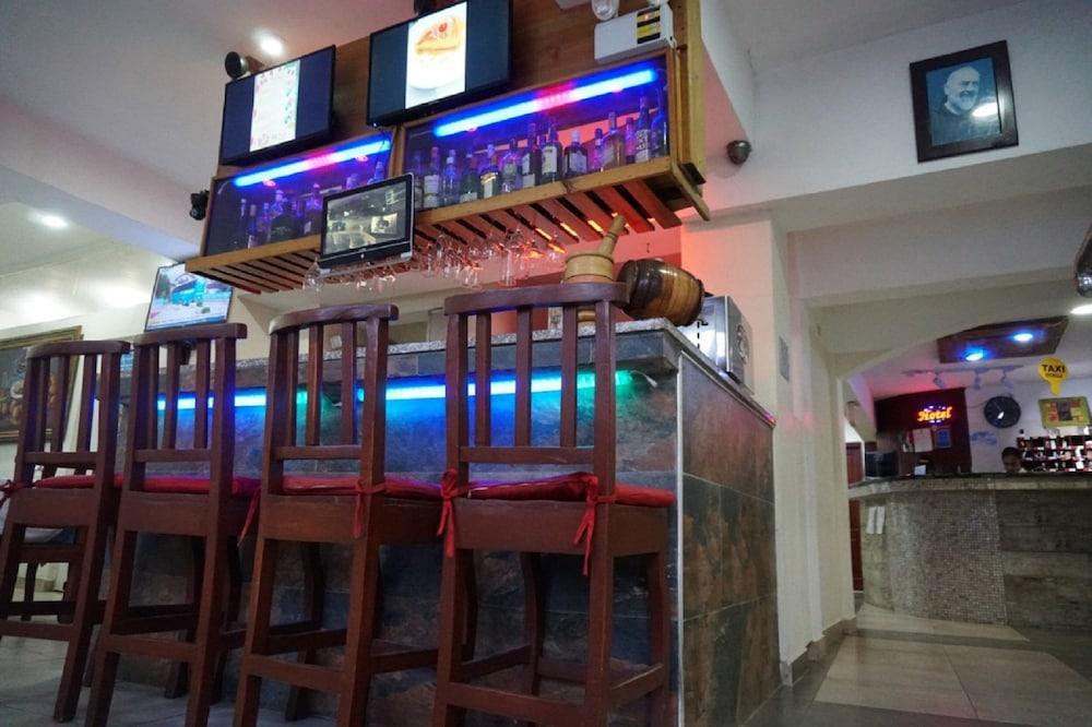 Hotel Restaurant Hamilton Boca Chica Exteriör bild
